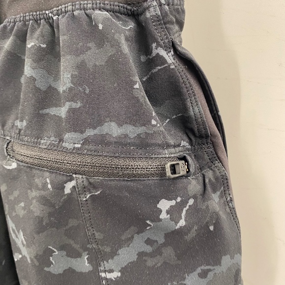 Lululemon T.H.E. Short Liner-less 7" Athletic Shorts Camouflage Blue Size Large - Picture 3 of 6